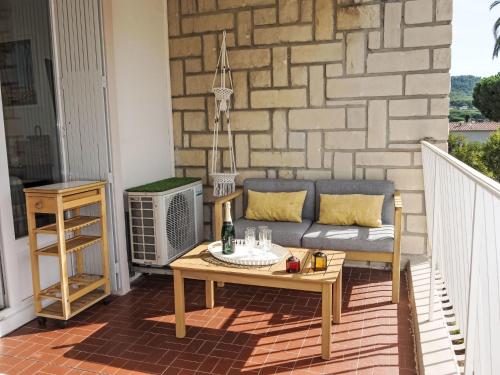 Μπαλκόνι ή βεράντα στο Apartment Les Palmiers-3 by Interhome