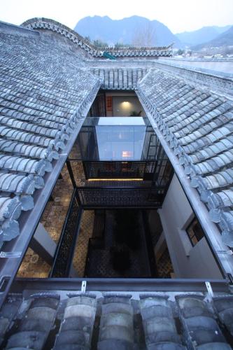 Nespecifikovaný výhled na hory nebo výhled na hory při pohledu z hotelu