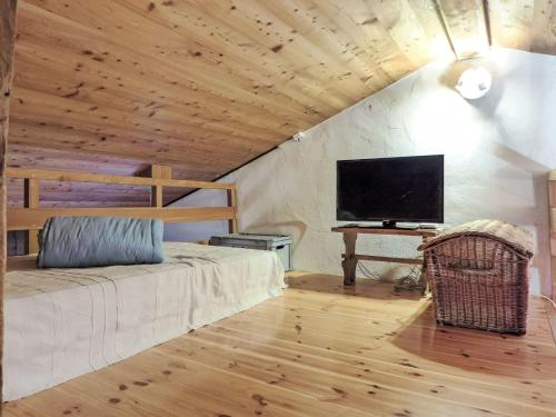 TV a/nebo společenská místnost v ubytování Apartment Zumoberhaus by Interhome