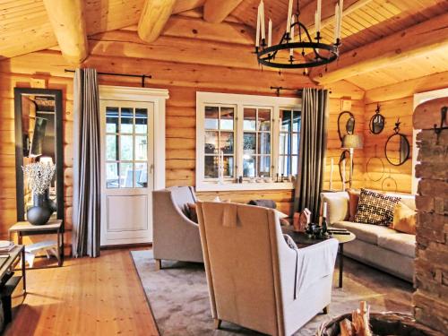 Ruang duduk di Chalet Soltun by Interhome