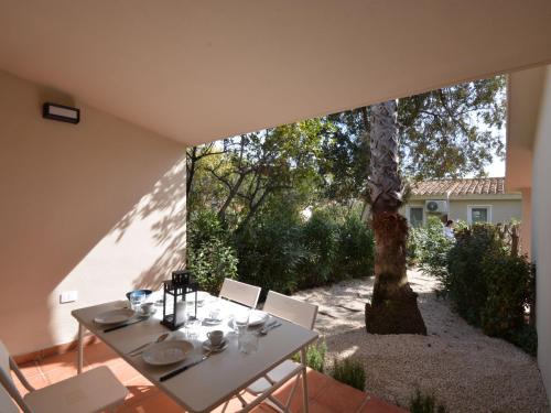 Zahrada ubytování Holiday Home Mirto Marino-8 by Interhome