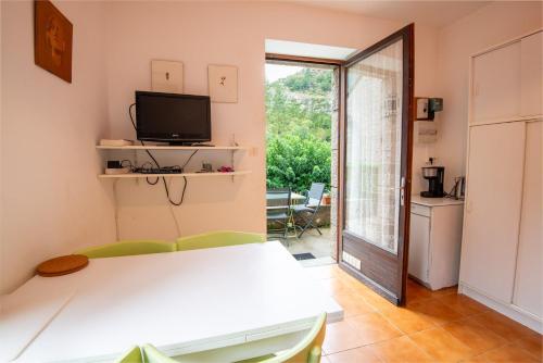 Fotografie z fotogalerie ubytování Appartement "le galibert" a sainte enimie v destinaci Sainte-Énimie