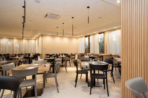 Restaurace v ubytování Hotel Villaggio Roller Club