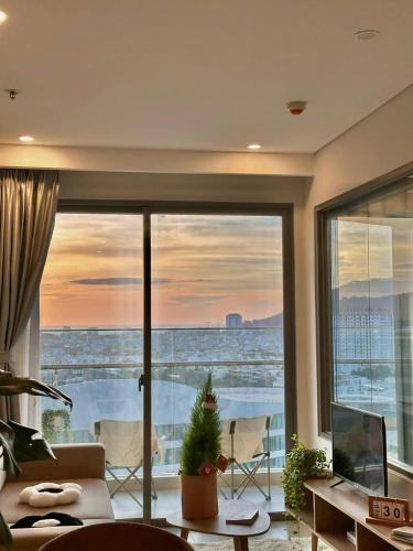 Гостиная зона в MeoMeo Homestay - The Sóng Apartment