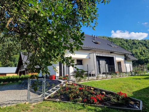 Κήπος έξω από το Apartament Domek w Górach Gorce Pieniny