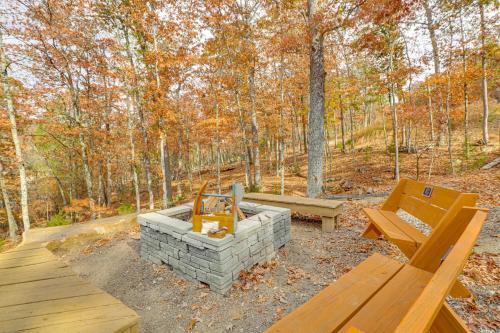 Gambar di galeri bagi Beaver Lake Home on 3 Acres with Lake Access! di Garfield