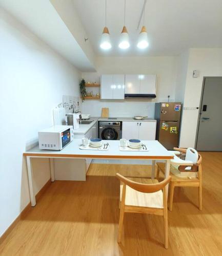 Η κουζίνα ή μικρή κουζίνα στο Splashmania Gamuda Cove Homestay with Projector and Tent KLIA Banting