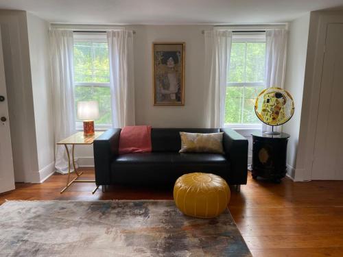 Posezení v ubytování Trouvaille House Suite 3 Klimt Suite