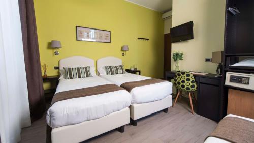 Televisyen dan/atau pusat hiburan di Hotel Florence Milano