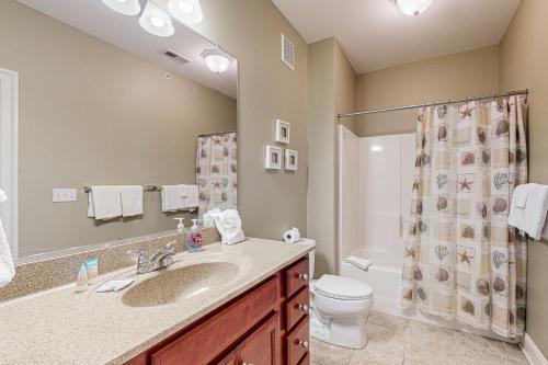 Koupelna v ubytování Bayside Resort --- 38415 Boxwood Terrace, Unit #302B
