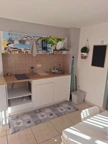 Η κουζίνα ή μικρή κουζίνα στο Piccola Stella