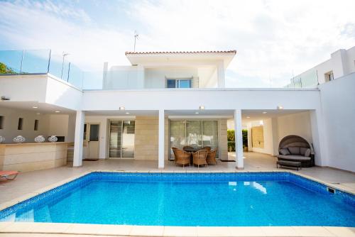 Beachfront Villa Larnaka Dhekelia with Pool