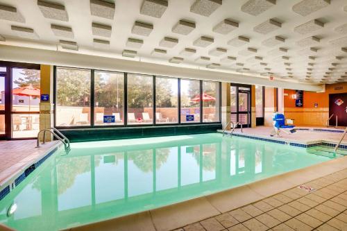 Drury Inn & Suites Charlotte University Place Image