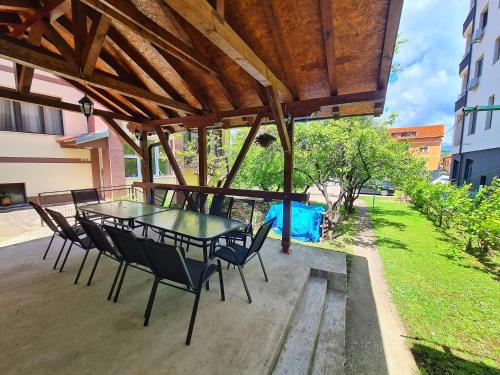 Κήπος έξω από το Maja Vujković Apartman 5