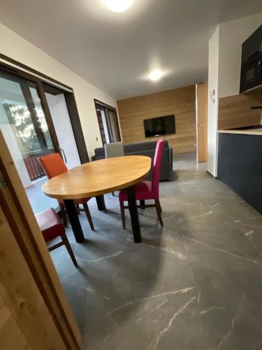 Μια τηλεόραση ή/και κέντρο ψυχαγωγίας στο Le Manoir d Ernesta
