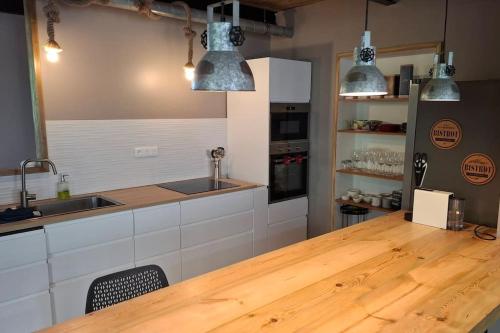 Kuchyň nebo kuchyňský kout v ubytování Maison créole Marguerite Rose