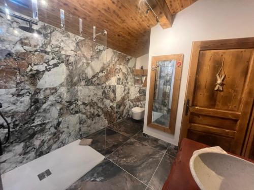 Ένα μπάνιο στο CHALET TOUDBIOLE haut de chalet