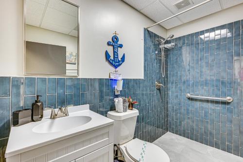 Ένα μπάνιο στο 8 Mi to Tarpon Springs Sponge Docks Home with Grill