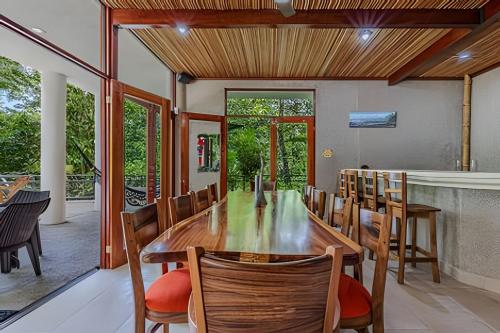 DominicalitoにあるPrivate Jungle Home Sorrounded By Two Creeksのギャラリーの写真