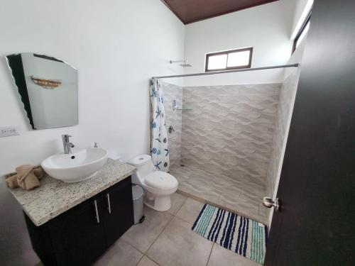 Bagno di Casa Maiki Your Private Retreat In Uvita Center