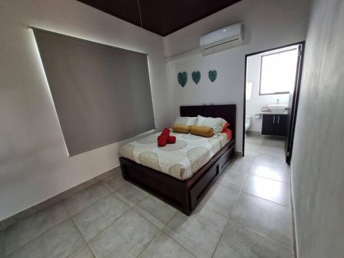 Letto o letti in una camera di Casa Maiki Your Private Retreat In Uvita Center