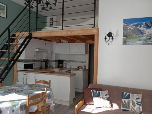 Appartement 3Etoiles Plein centre ville Cauterets avec balcon