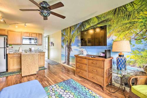 Кухня или мини-кухня в CLOSEST To IRONMAN START - ISLANDER INN CONDOS
