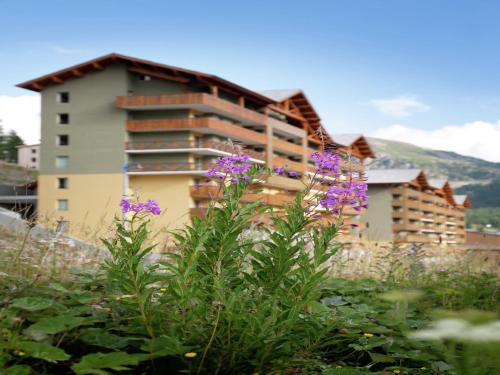 Photo de la galerie de l'établissement Chalet in Isola near Ski Slopes, à Isola 2000