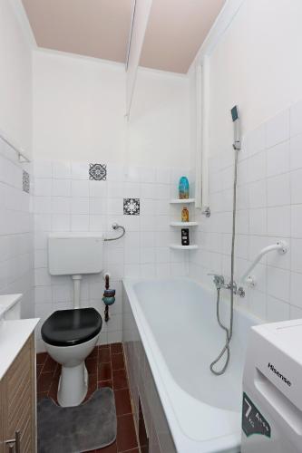 Apartments with WiFi Crikvenica - 21797