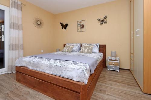 Family friendly house with a swimming pool nska, Krk - 23499