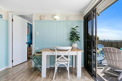 Un balcón o terraza en Beach Hut