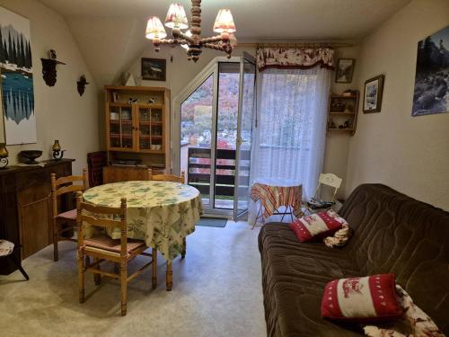 Appartement 4-6 pers, terrasse, parking, près du centre - FR-1-234-330