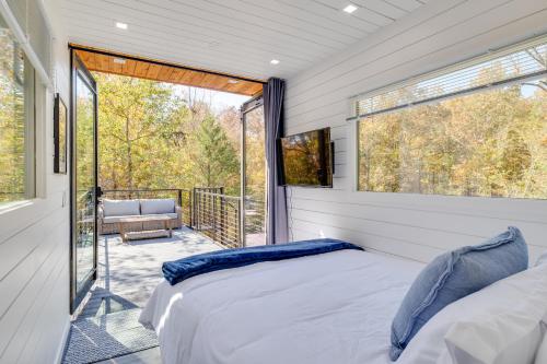 Ένα ή περισσότερα κρεβάτια σε δωμάτιο στο New - Pine View MicroCabin - Rare