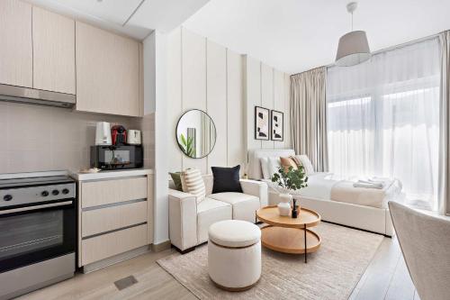 Silkhaus Vacation Homes Canal View Studio near Ferrari world
