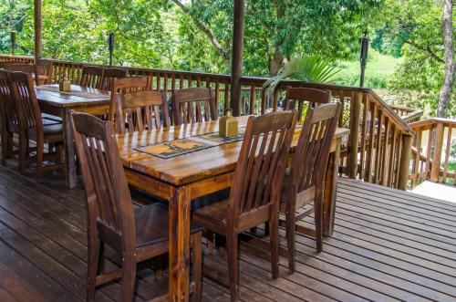 Balkoni atau teres di Hippo Waterfront Lodge