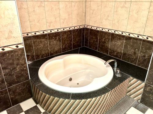 Koupelna v ubytování 富士Outlet温泉Hotel