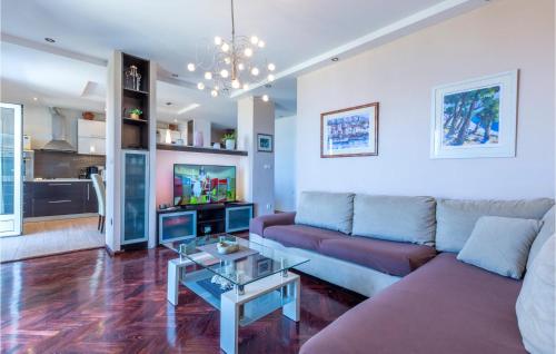 Holiday Home Veliko Brdo-Vrcani Bb Iii