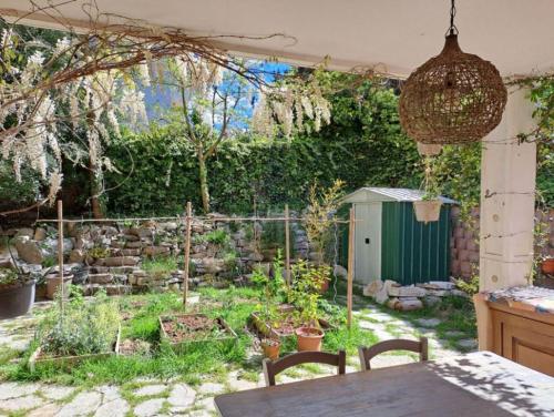 Bel appartement avec jardin