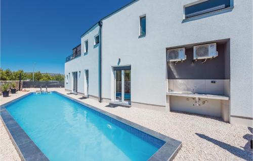 Four-Bedroom Holiday Home In Sibenik