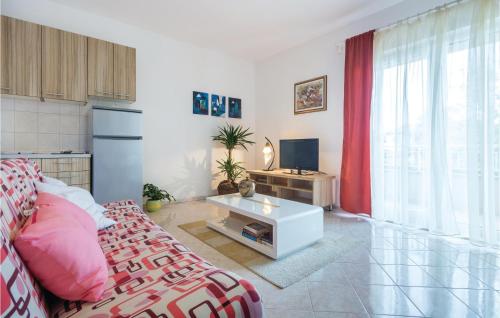 Gorgeous Apartment In Pula With Wifi