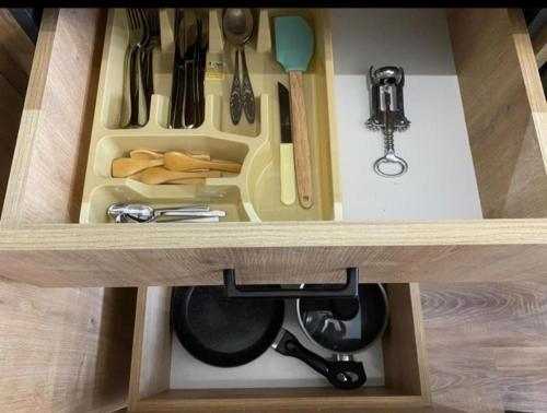 Kechi House Apartment 132にあるキッチンまたは簡易キッチン