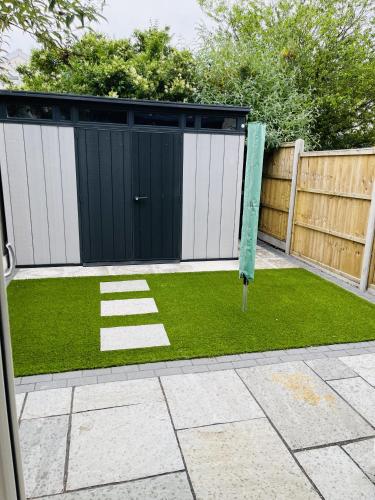 Superb townhouse near vibrant Gloucester Road photo 26
