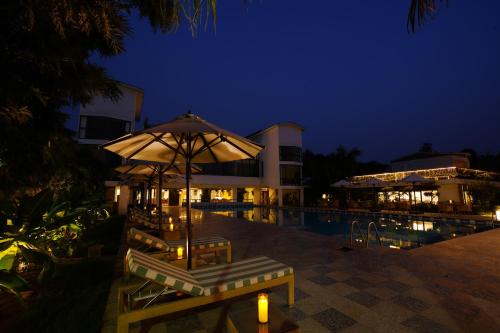 Bazén v ubytování Best Western Resort Country Club nebo v jeho okolí