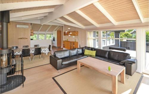 Posezení v ubytování Holiday Home Lyngvej Glesborg Vi