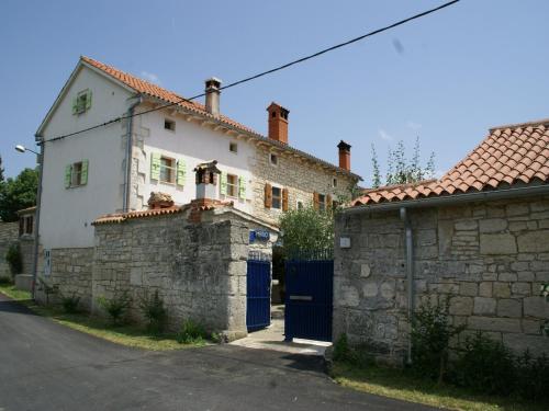 Fotografia z galérie ubytovania Traditional villa with private pool v destinácii Peresiji