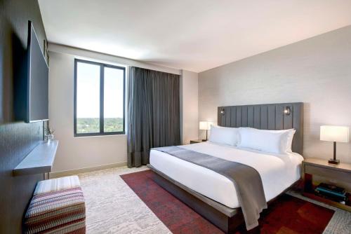THesis Hotel Miami Coral Gables, Curio Collection by Hilton Image