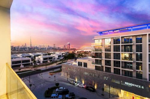 Premium 1BR Haven with Burj Khalifa, City Skyline Views, Pool, Gym & Balcony
