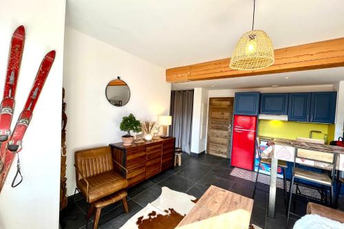 Superb Cosy Apartment With Balcony