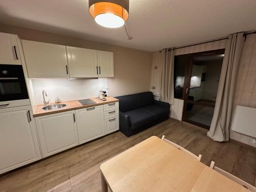Kuchyň nebo kuchyňský kout v ubytování Appartement Chamrousse le Vernon