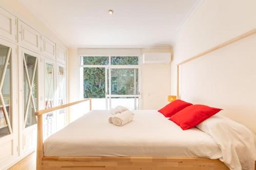 Pasaje Mallol Penthouse by Valcambre